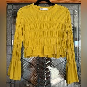 Small Zara chartreuse long sleeve cropped shirt